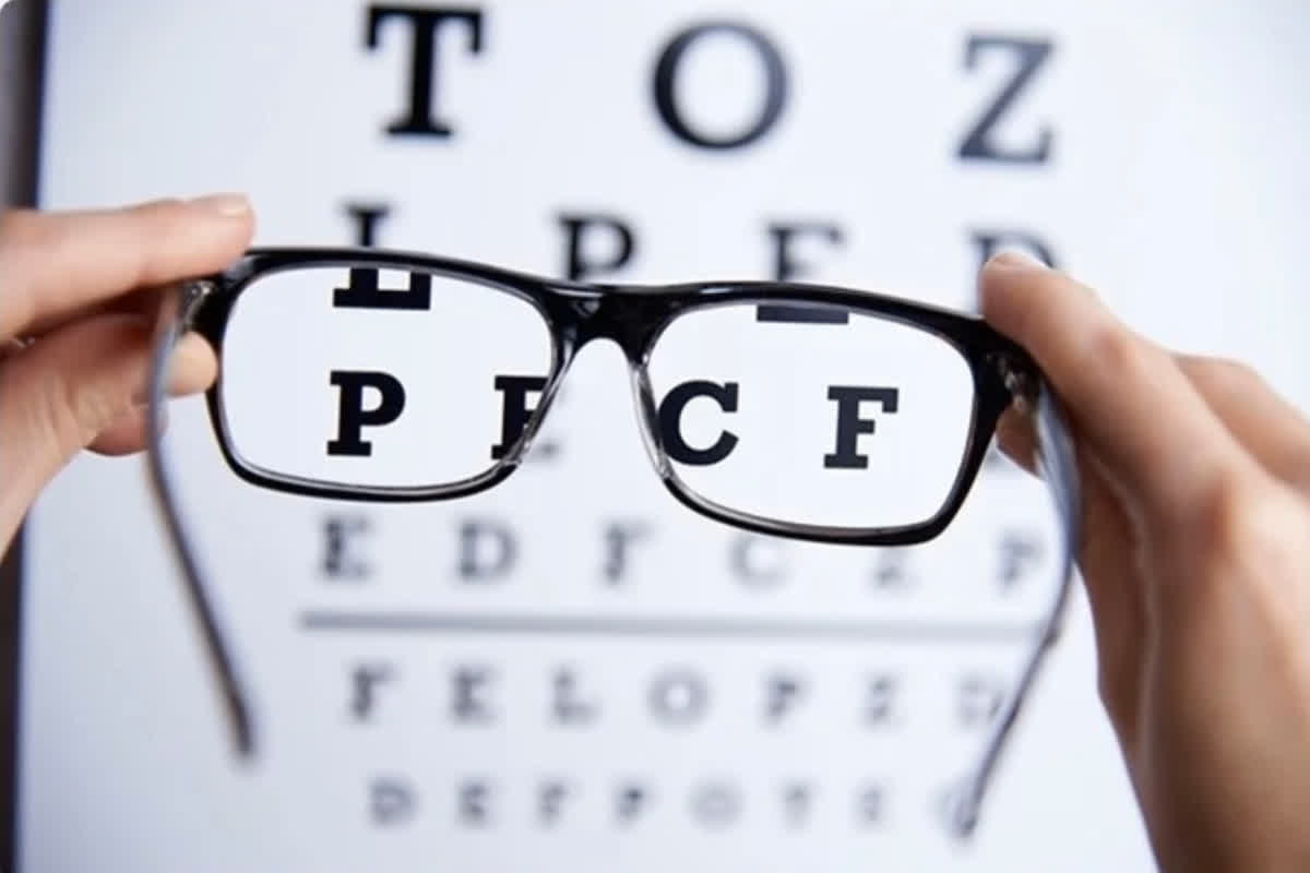 Eye Glasses: आपका चश्मा खराब कर सकता है आपकी नजर..! रिपोर्ट में हुआ चौंकाने वाला खुलासा