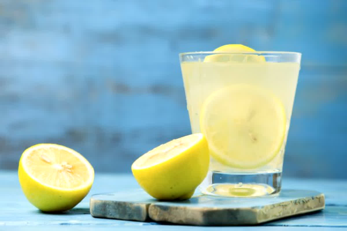 Drinking Lemon Water: इन लोगों को भूल से भी नहीं पीना चाहिए नींबू पानी, वरना पड़ सकते हैं लेने के देने…