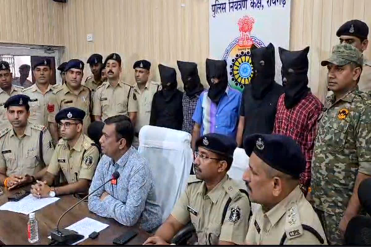 Raigarh News: एक्शन में आया पुलिस प्रशासन, अंतर्राज्यीय चोर गिरोह के सात सदस्य गिरफ्तार, लाखों रुपए के चांदी के गहने किए जब्त