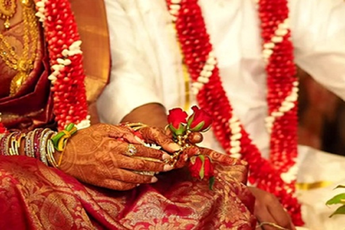 पति को नहीं आती​ हिंदी और पत्नी नहीं बोल पाती अंग्रेजी, भाषा की वजह से टूटी नई शादी