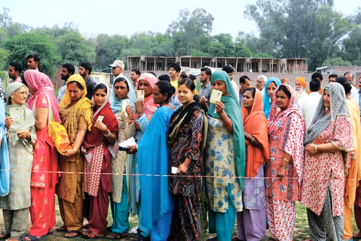 Lok Sabha Election 2024: लोकसभा चुनाव के पहले चरण में बंपर वोटिंग, इस राज्य की महिला मतदाताओं ने बढ़-चढ़कर लिया हिस्सा…