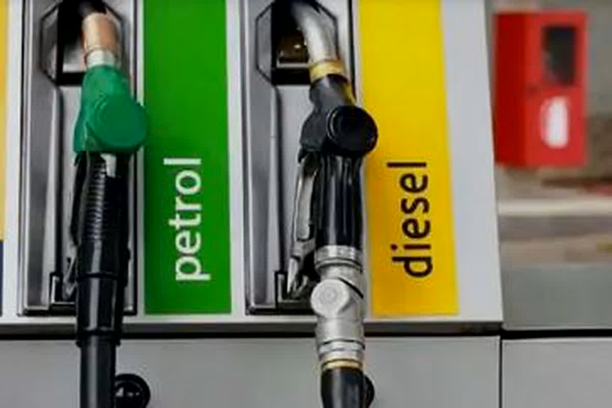 Petrol Price Hike Latest News: कल से 5 रुपए महंगा हो जाएगा पेट्रोल! डीजल की कीमतों भी होगी ताबड़तोड़ बढ़ोतरी, आम जनता को लगने वाला है बड़ा झटका