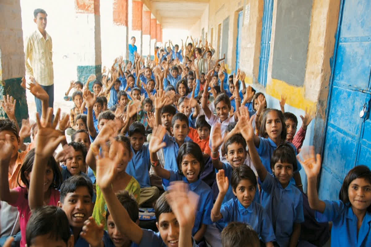 Vidya Samiksha Kendra in Raipur: प्रदेश में पढ़ने वाले बच्चों पर रहेगी अब शासन की सीधी नजर, स्थापित किया गया विद्या समीक्षा केंद्र