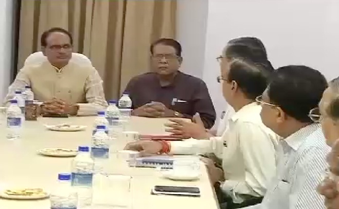 CM ने दिए अफसरों को बाढ़ प्रभावितों के तत्काल सर्वे के निर्देश