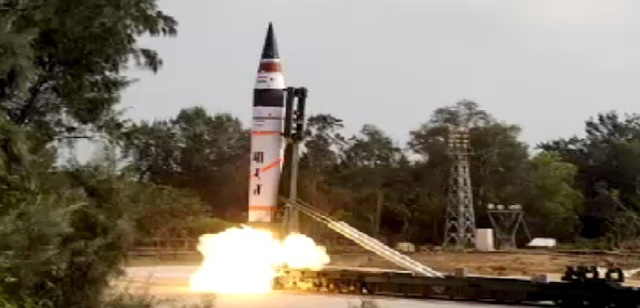 ओडिशा: भारत ने बैलिस्टिक मिसाइल अग्नि5 का सफल परीक्षण किया…