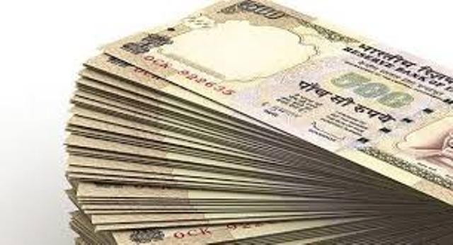 इंदौर: ऑटो से 70 लाख 50 हजार रुपए के 5 सौ के पुराने नोट जब्त