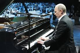बीजिंग में पियानो बजाते नजर आए रूस के राष्ट्रपति व्लादिमीर पुतिन