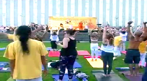 अमेरिका: न्यूयॉर्क के सेंट्रल पार्क में भी लोगों ने किया योग