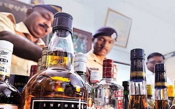 भाजपा नेता अवैध शराब बेचने के आरोप में गिरफ्तार