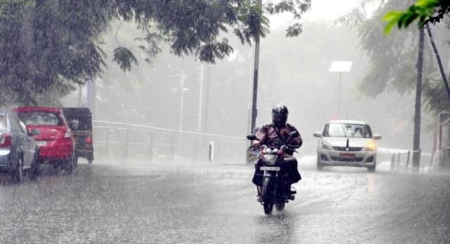छग : प्रदेश के कई क्षेत्रों में तेज बारिश से जनजीवन अस्तव्यस्त