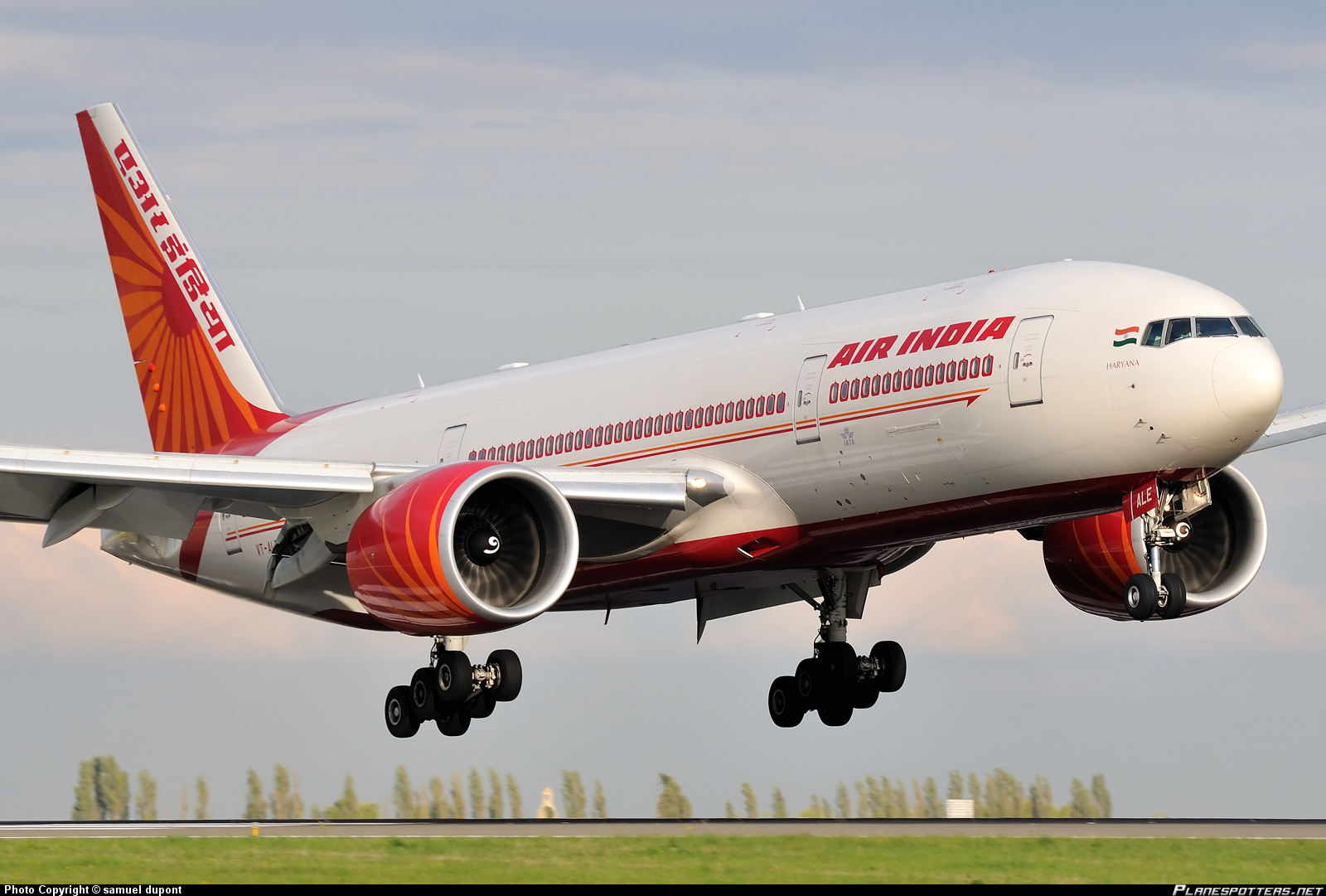 एयर इंडिया ने 15 हज़ार कर्मचारियों की छटनी की ख़बर का किया ख़ंडन