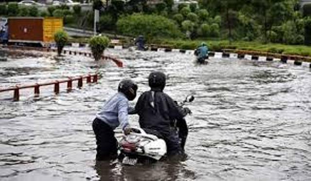 असम, पश्चिम बंगाल और बिहार समेत देश के कई इलाकों में बाढ़ का कहर