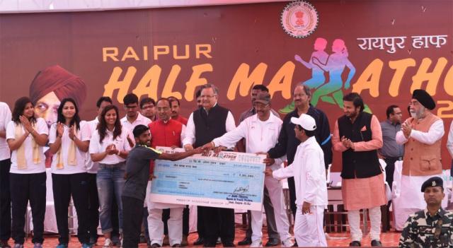 रायपुर  हाफ मैराथन में  20 हजार धावक दौड़ेंगे