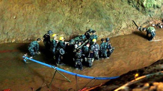 गुफा में फंसे फुटबॉल खिलाड़ियों को निकालने बनाई गई नई योजना,15 दिनों से गुफा में फंंसे हैं खिलाड़ी
