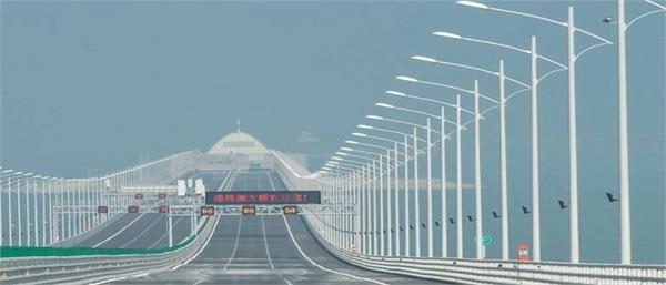 दुनिया का सबसे लंबा समुद्री पुल तैयार, जानें खासियत