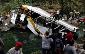 मैक्सिको: फुटबॉल प्लेयर्स से भरी बस पुल से गिरी, 16 लोगों की मौत, 10 घायल