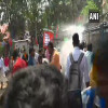 सबरीमाला मंदिर, बीजेपी कार्यकर्ताओं ने केरल सीएम आवास के सामने किया प्रदर्शन, पुलिस ने छोड़े आंसू गैस के गोले
