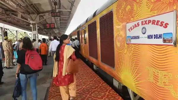 खुशखबरी: रेलवे ने दी 39 पैसेंजर ट्रेनों के संचालन को मंजूरी, 17 अक्टूबर से निजी तेजस ट्रेनें भी दौड़ेंगी पटरी पर