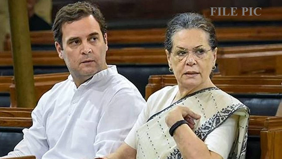 गृहमंत्री ने सोनिया को बुजुर्ग तो राहुल गांधी को बताया प्रौढ़, कहा- हर खोपड़ी और झोपड़ी तक पहुंचेंगे हम
