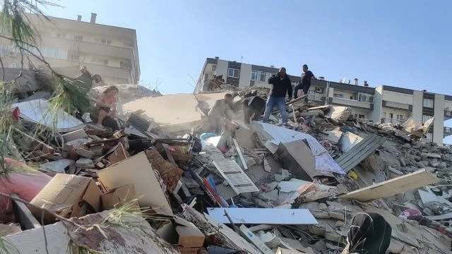शक्तिशाली भूकंप के झटकों से हिला तुर्की, 6 की मौत, 202 घायल