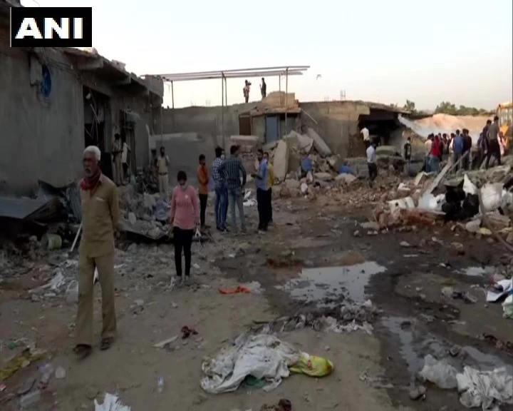 गोदाम में हुए विस्फोट से 6 लोगों की मौत, अब तक मलबे से निकाले गए 14 लोग