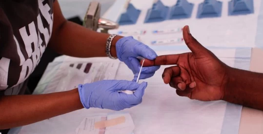विश्व एड्स दिवस: दक्षिण अफ्रीका को एचआईवी की नई दवा से उम्मीद