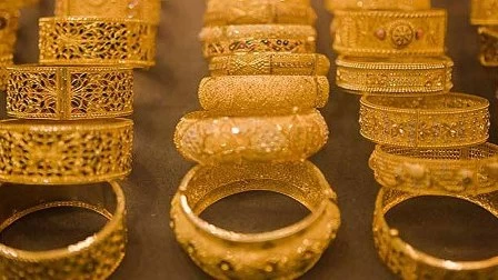 Gold Hallmarking pure gold jewelery :  बदल गया नियम, आज से मिलेगी सिर्फ शुद्ध गोल्ड ज्वेलरी!  Gold Hallmarking लागू, सिर्फ 14, 18 और 22 कैरेट गोल्ड की होगी बिक्री
