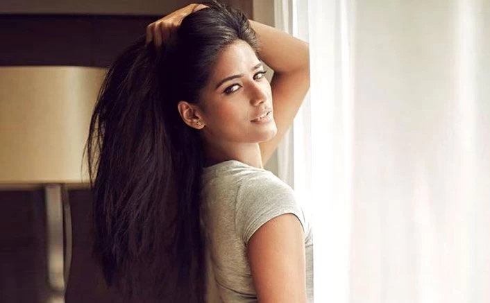 Actress Poonam Pandey : Poonam Pandey’s family , net worth ,  figures , husband and controversies