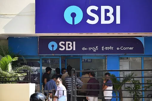 Changes in SBI savings account : SBI बचत खाता ग्राहकों के लिए लेकर आया नई स्कीम, थोड़े से बदलाव बढ़ जाएगी ब्याज दर, मिलेगी कई सारी सुविधाएं